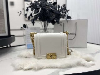 最新☆希少 シャネル ボーイシャネル 本物 ショルダーバッグ shm31866