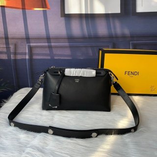 ★日本!!人気！フェンディ バイ ザ ウェイ 本物 ミディアム レザー ボストンバッグ fev95486