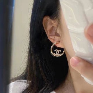 人気急上昇シャネル ピアス 本物 メタル ラムスキン CCマーク ゴールド sho54464