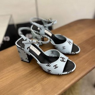 入手困難シャネル サンダル 本物 プリント ラムスキン shy28353