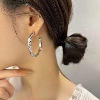 目を惹くカラー人気☆シャネル 本物 ココ クラッシュ コレクション イヤリング 3色 J12094