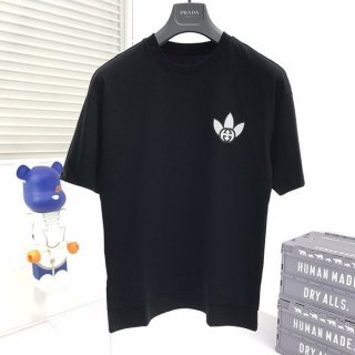 人気No1コラボ グッチ×アディダス 本物 トレフォイルプリントTシャツ gue66455