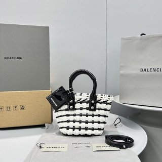 大人気!!新色バレンシアガ ビストロ XXS 本物 ストラップ付きバスケット 6780282105J9060