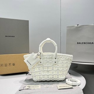 累積売上総額第１位！バレンシアガ 本物 ビストロ XS ストラップ付きバスケット 6713422IE3Y9000