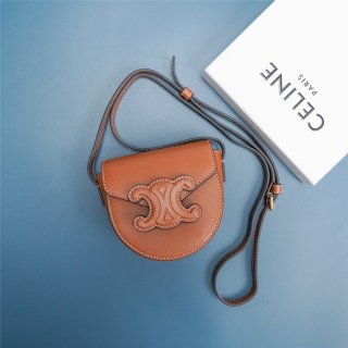 【日本未発売】セリーヌ 本物 ミニ ブザス キュイル トリオンフ ショルダーバッグ 10J303DPQ04LU