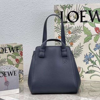 ロエベ ハンモック ナゲット バッグ 本物 A538H04X02