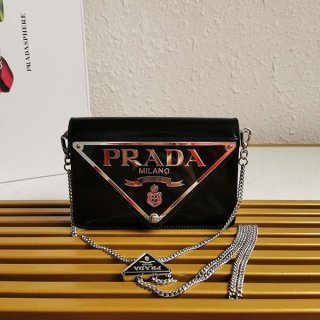希少色 プラダ ブラッシュドレザーショルダーバッグ 本物 ビッグロゴ チェーン puo17009 希少色 プラダ ブラッシュドレザーショルダーバッグ 本物 ビッグロゴ チェーン puo17009
