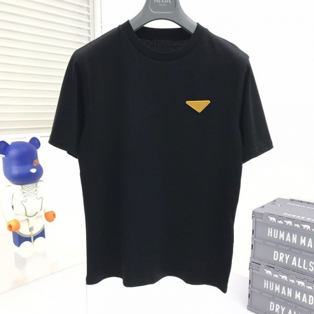 大人気!!新色プラダ 本物 コントラストトライアングル ロゴ コットンTシャツ ブラック pue73875