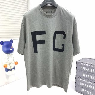 超希少！Fear of God 本物 エッセンシャルズ キッズ半袖ロゴ入りＴシャツ fes13483