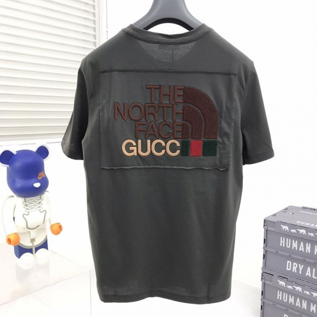 セール新作グッチ x ノースフェイス コラボ 半袖Tシャツ 本物 guq84892