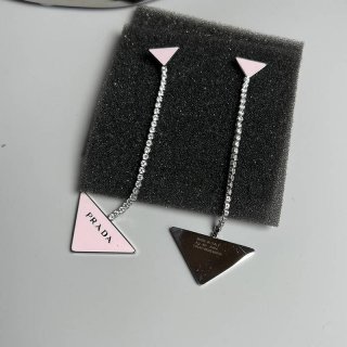 お洒落に プラダ シンボル ピアス 本物 puo15896