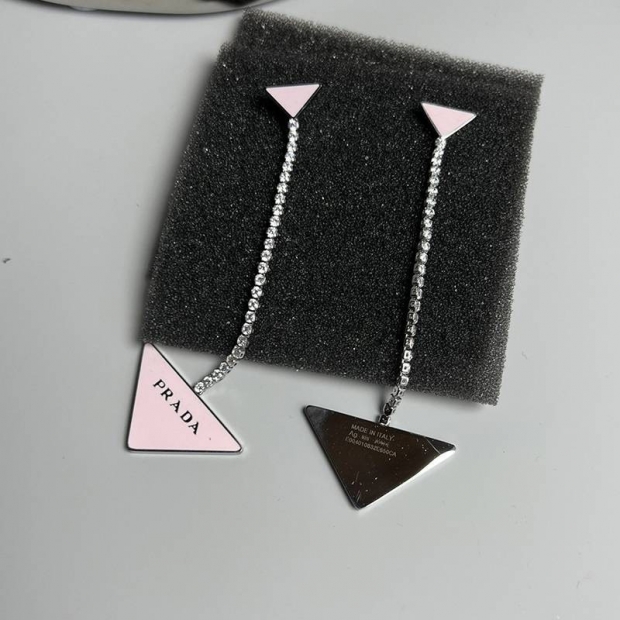 お洒落に プラダ シンボル ピアス 本物 puo15896