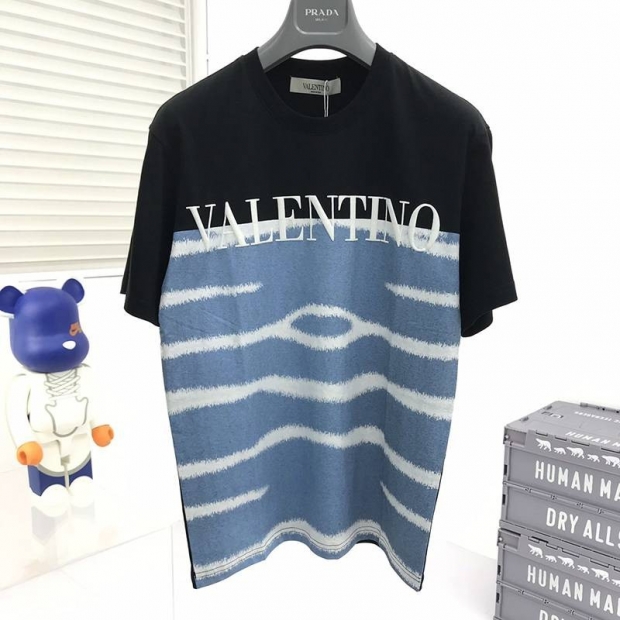 【人気商品】ヴァレンティノ タイガー1976 Tシャツ 本物 Vuw47918