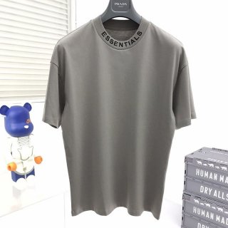 争奪戦 Fear of God エッセンシャルズ 本物 キッズ半袖ロゴ入りＴシャツ fed81908