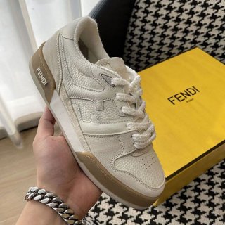 21-22AW フェンディ マッチ スエード ロートップスニーカー 本物 fec01333