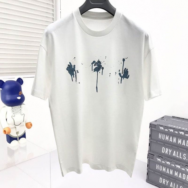 一目惚れオフホワイト 本物 グラフィティ アローロゴTシャツ ofm22528