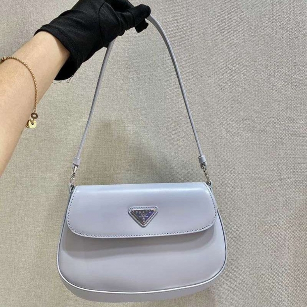 早い者勝ちプラダ フラップ付きクレオショルダーバッグ 本物 puh92450