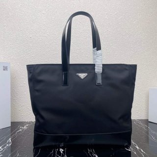 大人気！新作限定【プラダ】パデッド トートバッグ リナイロン 本物 puu54236