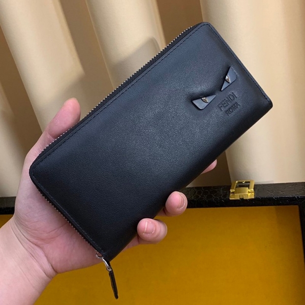 定番フェンディ ジップアラウンド 長財布 本物 ブラック バッグ バグズ ジッパーウォレット カスタマイズ fea27541