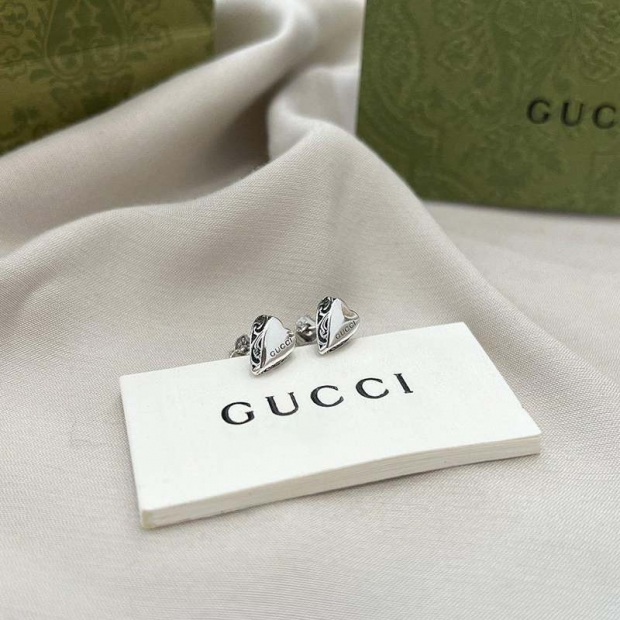 大人気!!新色 グッチ ハート 本物 ピアス guw03907