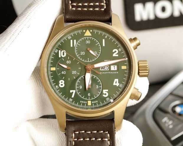 新作IWC パイロットウォッチクロノ 本物 オートマティック スピットファイア iwm60520