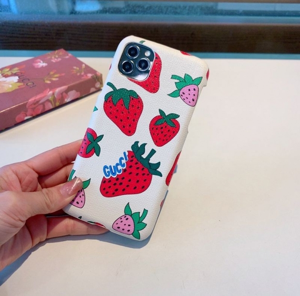 一目惚れグッチ いちご ケース 本物 ストロベリー iPhone GG スプリーム guz33808
