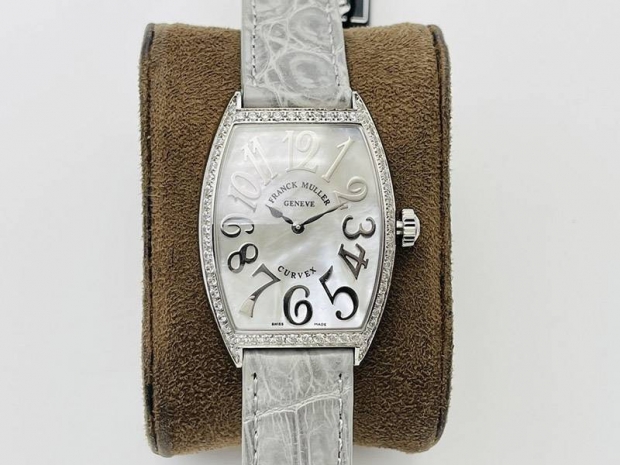 フランクミュラー 本物 トノーカーベックス 入手困難品！ frf97889