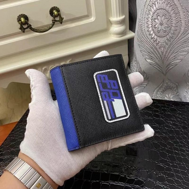 入手困難 プラダ レザー折りたたみ財布 本物N級品 puf45960