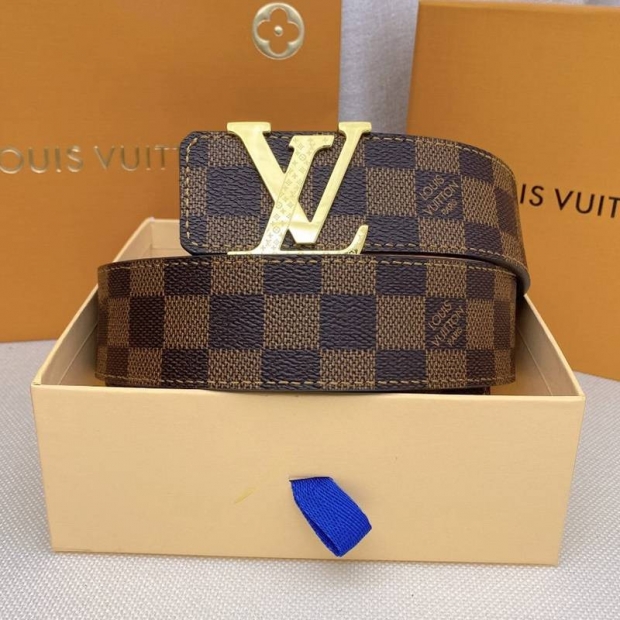 世界中で大人気ルイヴィトン サンチュールLVイニシャル 本物 40MM リバーシブル ベルト vuc86599