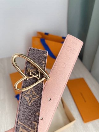日本未入荷ルイヴィトン ベルト 本物 30MM【モノグラムとハートのタッグにきゅん★】 vuk07119