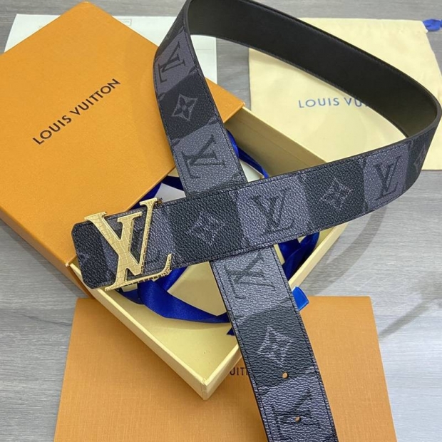 【日本未発売】ルイヴィトン 本物 サンチュールLVイニシャル 40MM リバーシブルベルト vue00313