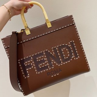 累積売上総額第１位！フェンディ サンシャイン 本物 ミディアム レザーショッパー feh36708