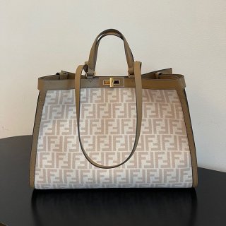 大人気!!新色フェンディ ピーカブー エックストート 本物 FFウール バッグ 8BH374AHJ8F1F24 fea94314