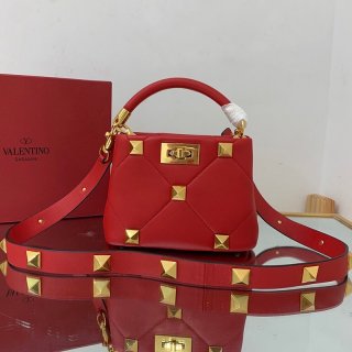 《大人気》ヴァレンティノ ハンドバッグ 本物 ROMAN STUD QUILTED Vuj81781