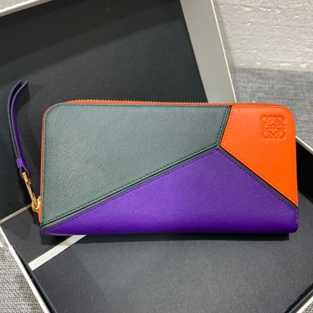 【日本未発売】ロエベ 財布 パズル 本物 ラウンドジップ ウォレット lov77367