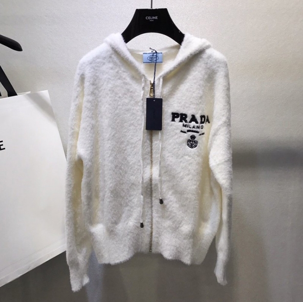 新作！プラダ パーカー 本物★カシミアとシャーリングパーカー★ pum50959