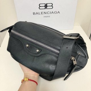 【人気商品】バレンシアガ 本物 ウエストポーチエブリデイ bap15133