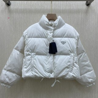 大人気!!新色★プラダ ダウンジャケット 本物 アウトレット フード付き ショート puz22052