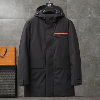 セール新作プラダ マウンテンパーカー 本物◆ライトポリエステル パッド入りジャケット リネアロッサ puk57837