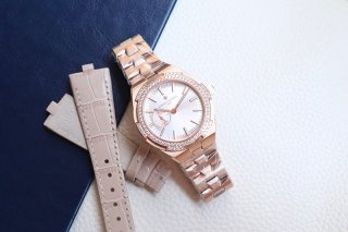 秋冬新作 ヴァシュロンコンスタンタン オーヴァーシーズ 本物 デュアルタイム vaf91551