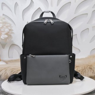 大人気！フェンディ 本物 ブラックナイロン＆レザー バックパック fej75342