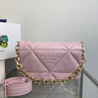 世界中で大人気【プラダ】パデッドナッパ レザー ショルダーバッグ 本物 1BD306