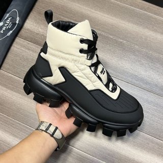 超希少！プラダ クラウドバスト 本物 サンダースニーカー puv87257