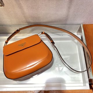 一目惚れ プラダ★フラップ付きクレオショルダーバッグ 本物 pum78855