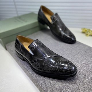 世界中で大人気ベルルッティ本物★ローファー CLASSIC★ ヴェネチアレザー bei05637