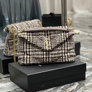 世界中で大人気サンローラン ショルダーバッグ 本物 ルル パファー スモール メリノシャーリング Sae81578