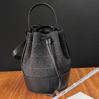 日本未入荷【ロエベ ショルダーバッグ 本物】ホーボーバッグ キャンバス&カーフ loy07270