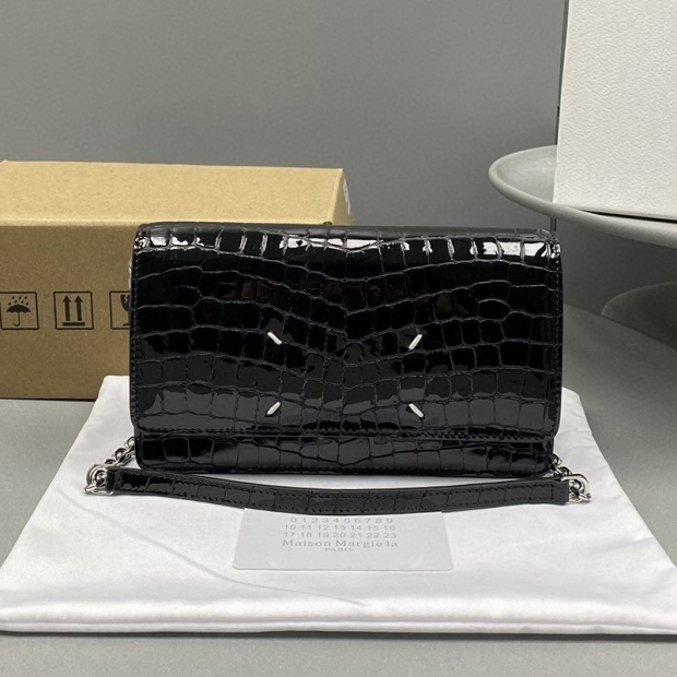入手困難メゾンマルジェラ 本物 クロコダイルプリントレザー チェーン ウォレット ショルダーバッグ Mak68036
