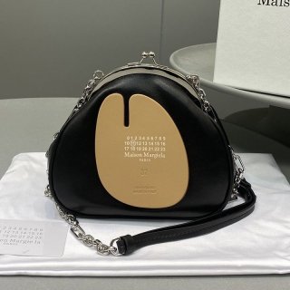 大人気！メゾンマルジェラ 足袋タビ 本物 フレームバッグ レザー がま口 Mao15246