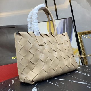 ☆超人気☆ボッテガヴェネタ カバ トートバッグ 本物 ナチュラル bow40131